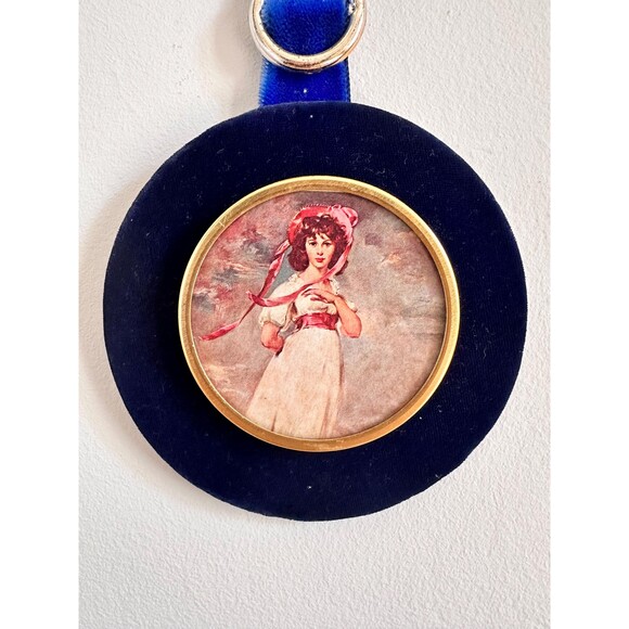 Vintage Italian Small Round Portraits on Velvet Ribbon in French Blue, Victorian - Picture 2 of 5